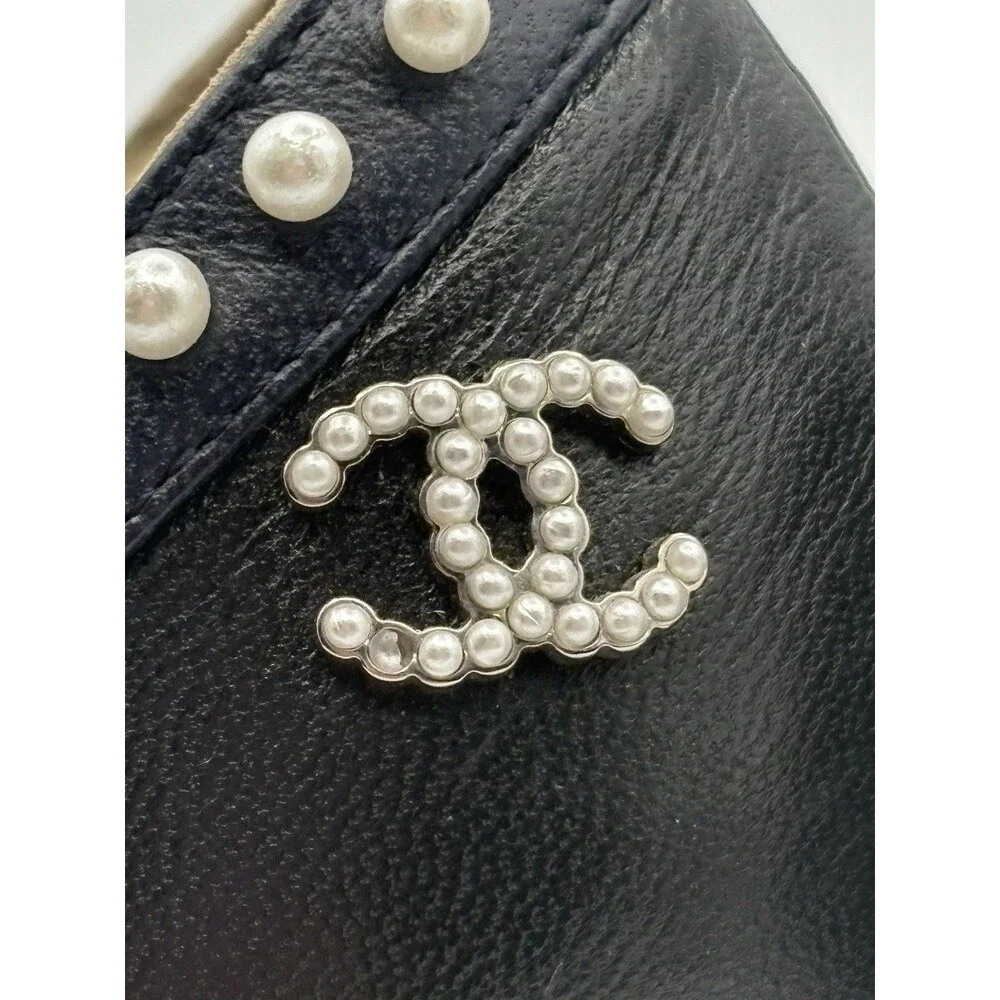 Chanel Black & Navy Cap Toe Heels Pearl Embellishments CC Logo Size EU 35.5